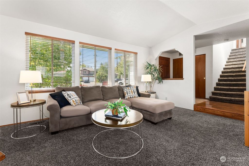Photo of 1226 S 235th Place, Des Moines, WA 98198 (MLS # 2224324)