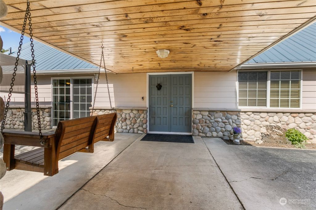 Photo of 16721 24th Street SE, Snohomish, WA 98290 (MLS # 2056869)