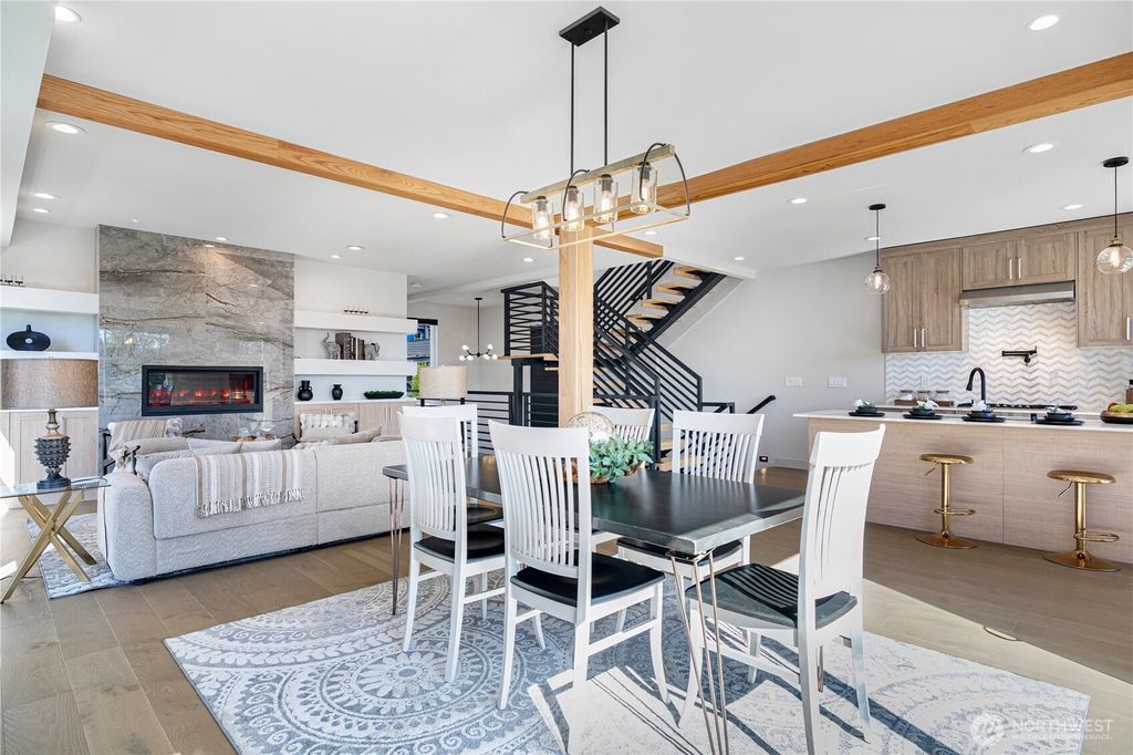 listing image 9362195015205399171