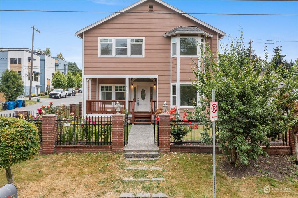 Photo of 5600 26th Avenue SW, Seattle, WA 98106 (MLS # 2138256)