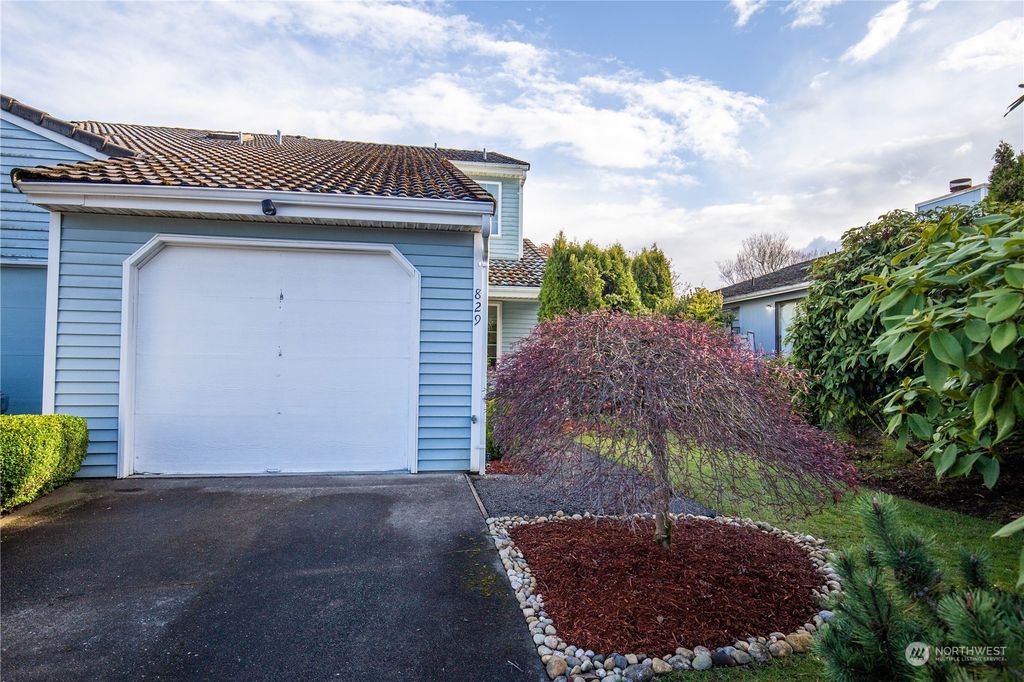 Photo of 829 S 310th Place, Federal Way, WA 98003 (MLS # 2055895)