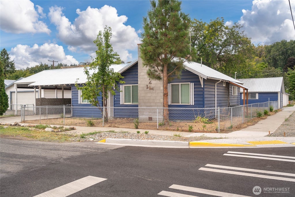 Photo of 2 S Elm Street, Omak, WA 98841 (MLS # 2583793)
