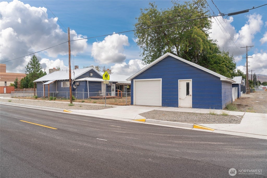 Photo of 2 S Elm Street, Omak, WA 98841 (MLS # 2583793)
