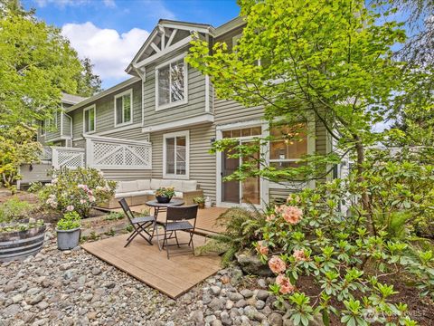 5221 236th Place SE 22-1 Issaquah WA 98029
