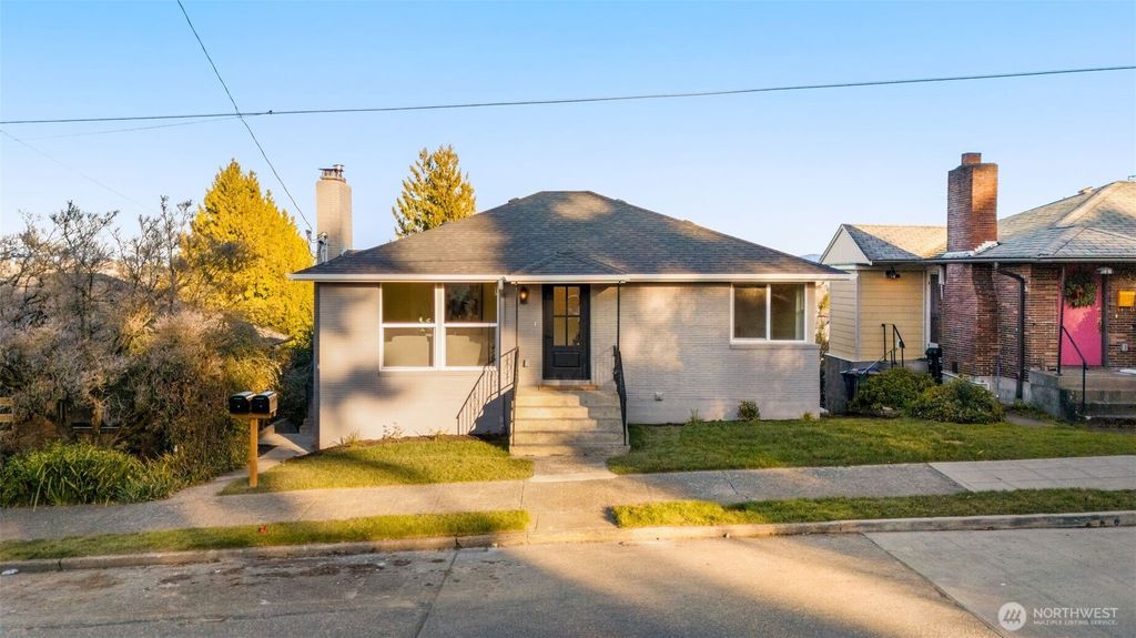 Photo of 2332 17th Avenue S, Seattle, WA 98144 (MLS # 2481112)