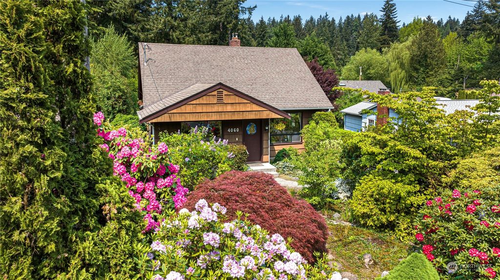 Photo of 4060 NE 174th Street, Lake Forest Park, WA 98155 (MLS # 2070002)