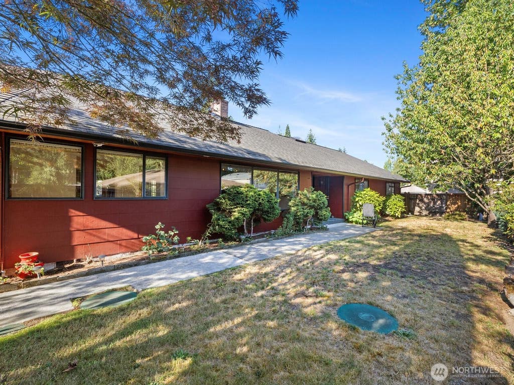 Photo of 4900 98th Place NE, Marysville, WA 98270 (MLS # 2551317)