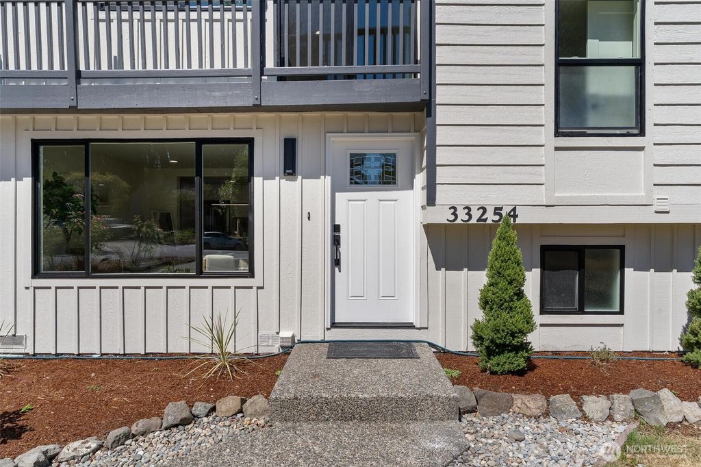 Photo of 33254 34th Avenue SW, Federal Way, WA 98023 (MLS # 2408654)