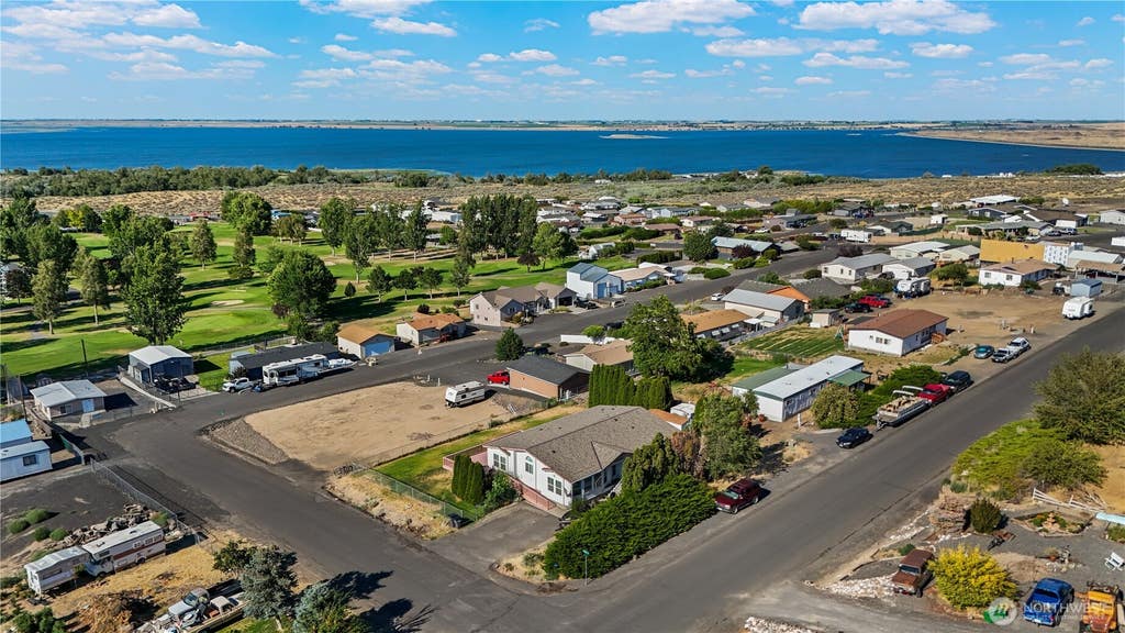 Photo of 7012 Plaza Street SE, Othello, WA 99344 (MLS # 2557327)