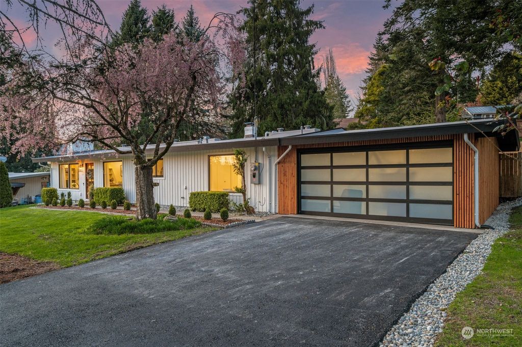 Photo of 16722 NE 87th Street, Redmond, WA 98052 (MLS # 2063761)