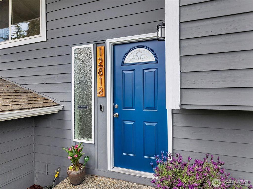 Photo of 12818 NE 135th Street, Kirkland, WA 98034 (MLS # 2522477)