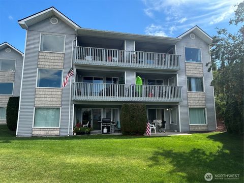 Photo of 2307 W Woodin Avenue #1-E, Chelan, WA 98816 (MLS # 2387148)