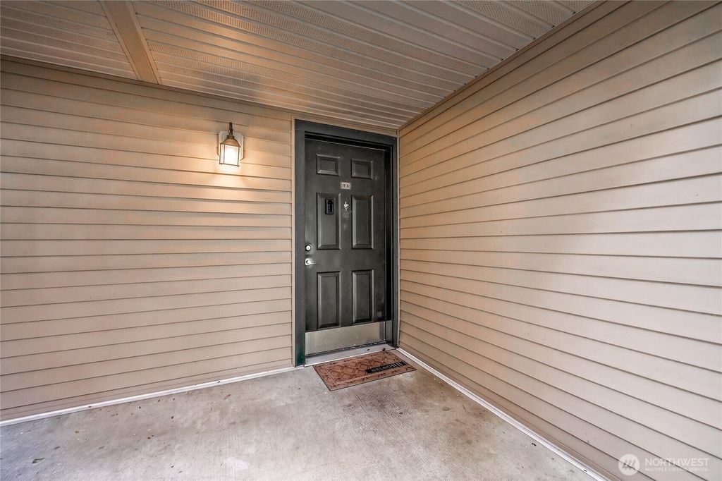 Photo of 11313 NE 128th Street #E104, Kirkland, WA 98034 (MLS # 2549119)
