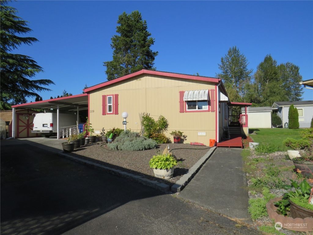 Photo of 5900 64th Street NE #219, Marysville, WA 98270 (MLS # 2316589)