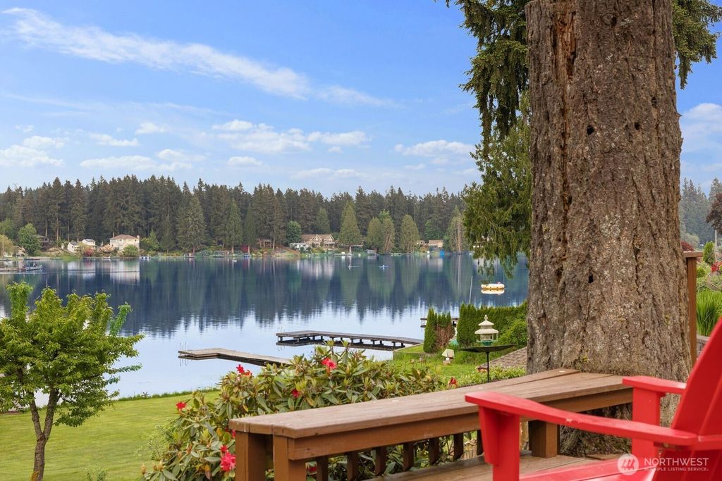 Photo of 17800 185th Avenue NE, Woodinville, WA 98072 (MLS # 2523739)