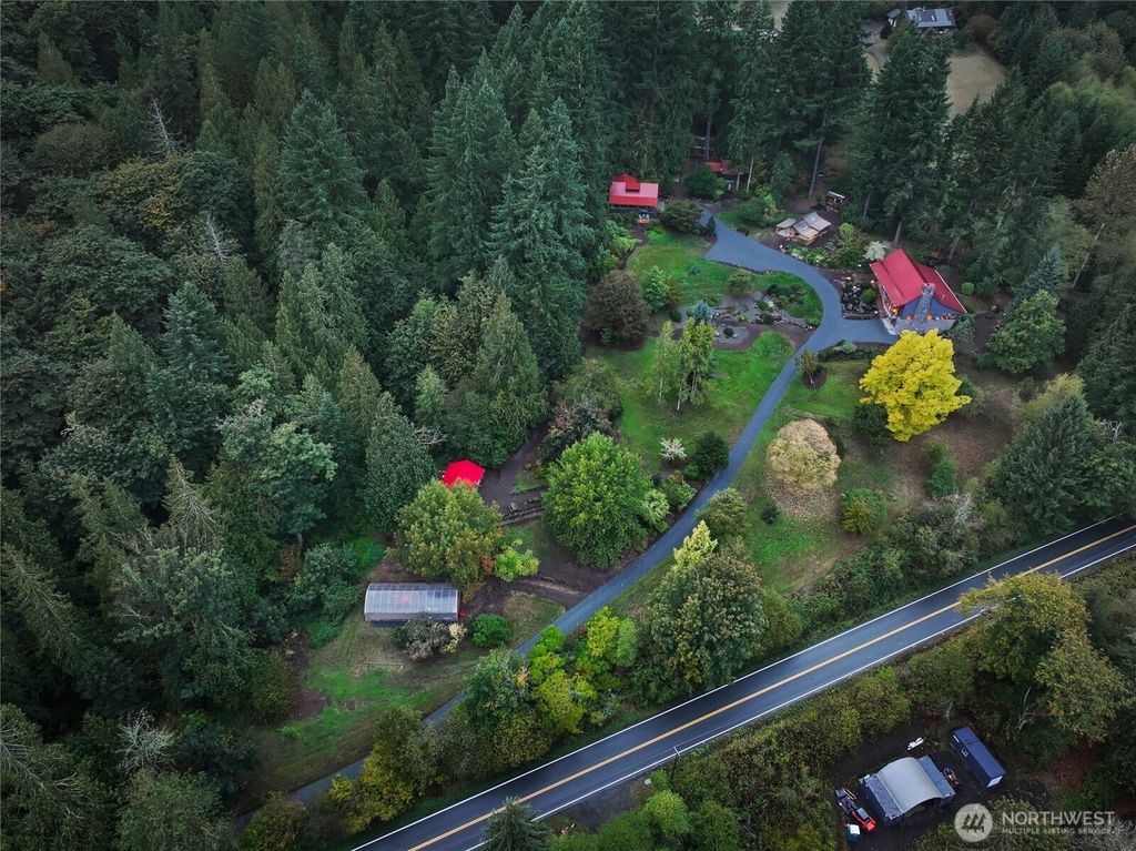 Photo of 18013 W Snoqualmie Valley Road NE, Duvall, WA 98019 (MLS # 2433438)
