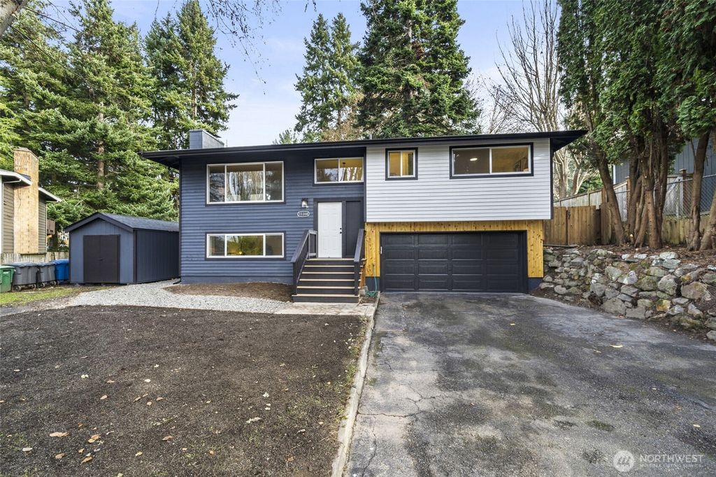 Photo of 11314 25th Avenue SW, Seattle, WA 98146 (MLS # 2458997)