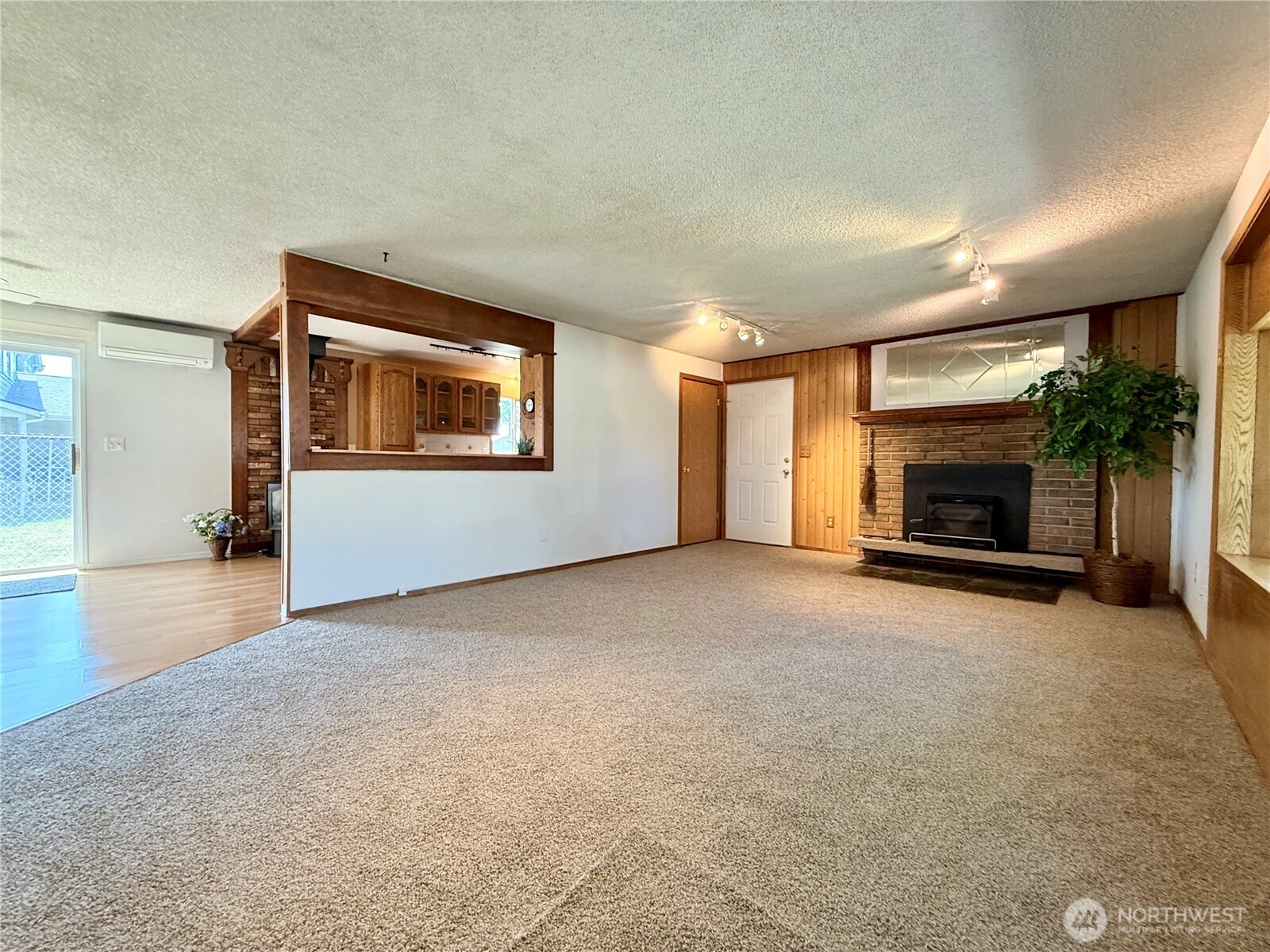 201 Montana Street S