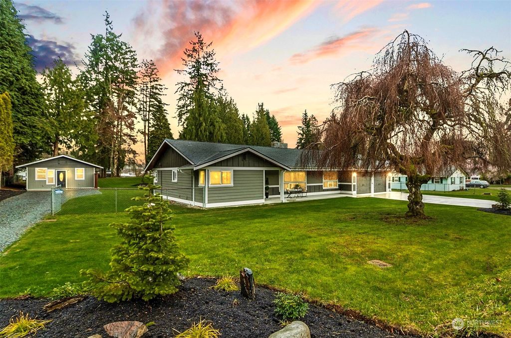 Photo of 7233 89th Avenue SE, Snohomish, WA 98290 (MLS # 2209773)