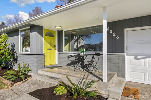 Photo of 6226 44th Avenue NE, Seattle, WA 98115 (MLS # 2482885)