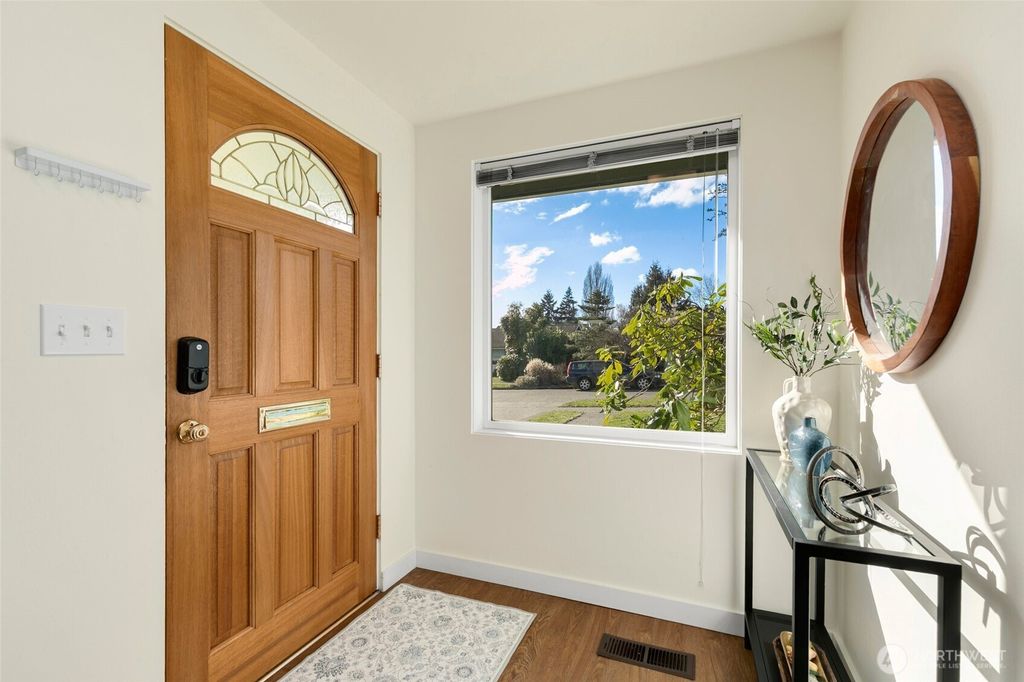 Photo of 6226 44th Avenue NE, Seattle, WA 98115 (MLS # 2482885)