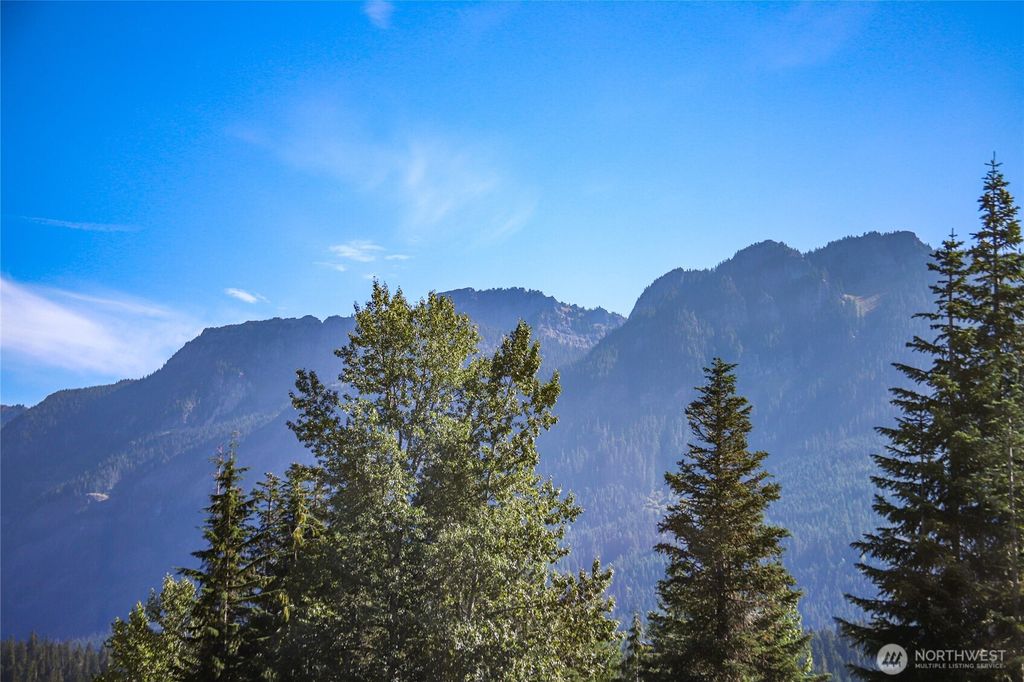 Photo of 41 Kitzbuhel Place, Snoqualmie Pass, WA 98068 (MLS # 2431989)