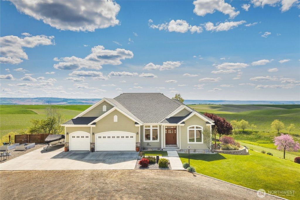 Photo of 167 Rawhide Road, Walla Walla, WA 99362 (MLS # 2502074)