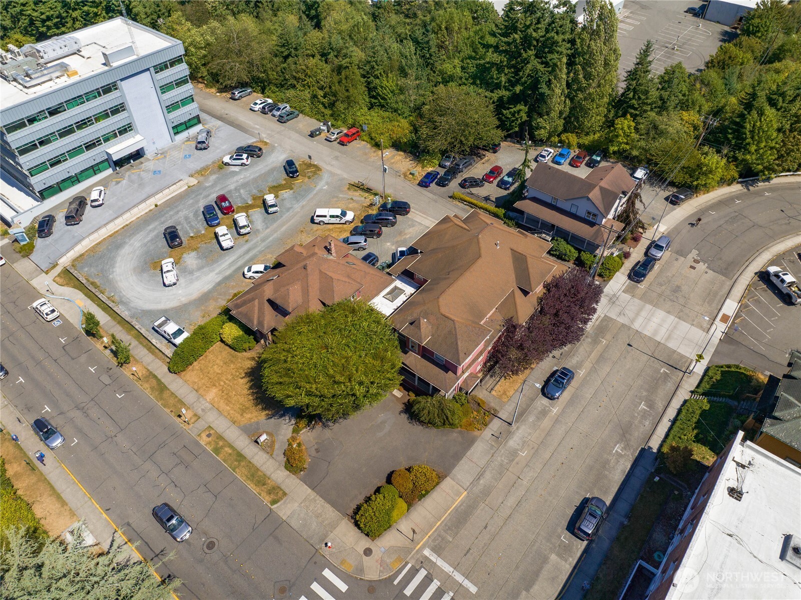 300 N Commercial Street