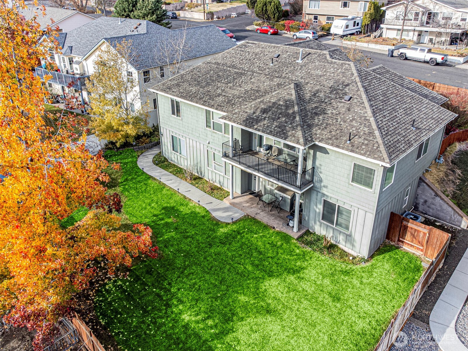718 SE Scenic View Drive A & B
