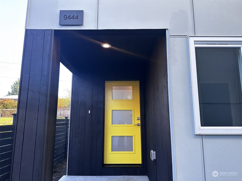 Photo of 9444 20th Avenue SW, Seattle, WA 98106 (MLS # 2308512)