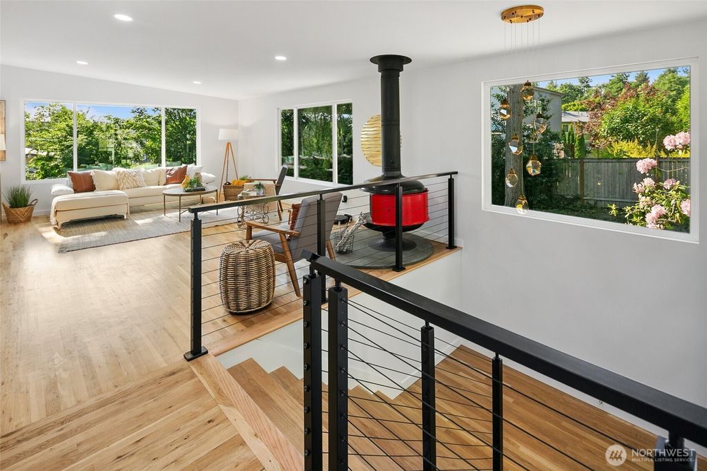 Photo of 12569 37th Avenue NE, Seattle, WA 98125 (MLS # 2470672)