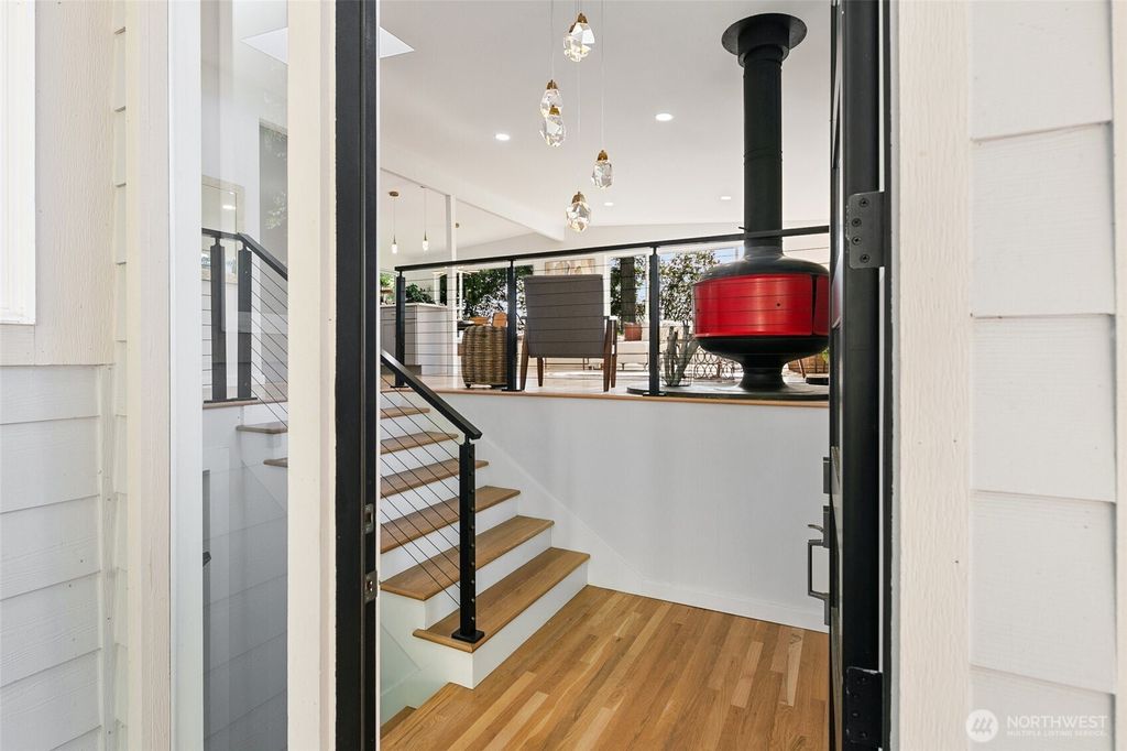 Photo of 12569 37th Avenue NE, Seattle, WA 98125 (MLS # 2470672)