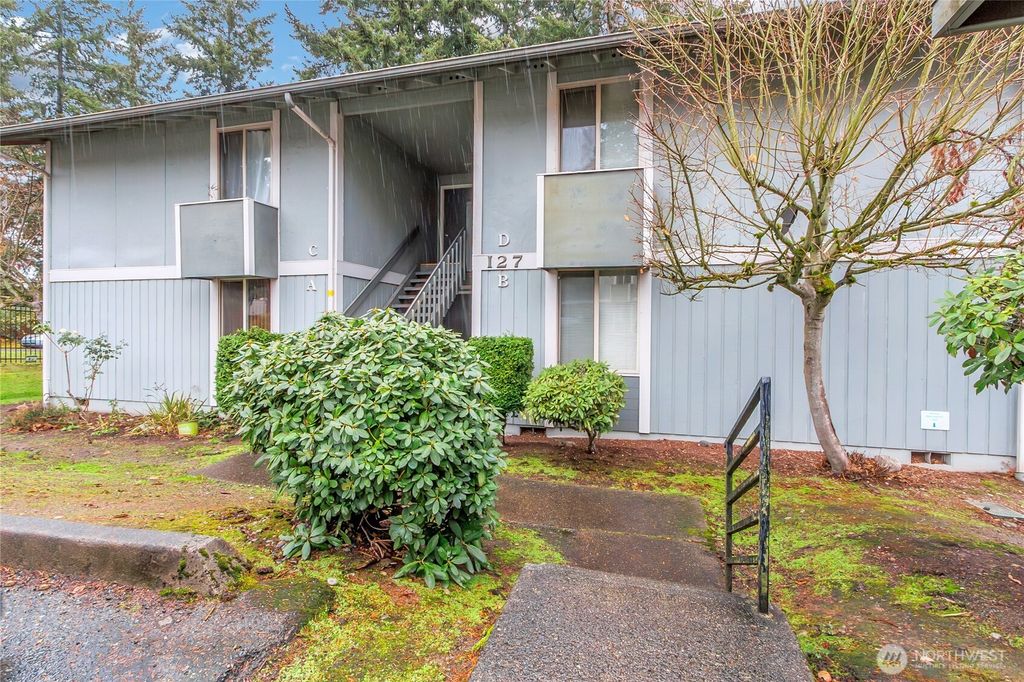 Photo of 127 S 340th Street #A, Federal Way, WA 98003 (MLS # 2447258)