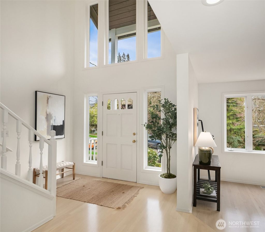Photo of 2210 12th Avenue E, Seattle, WA 98102 (MLS # 2339127)