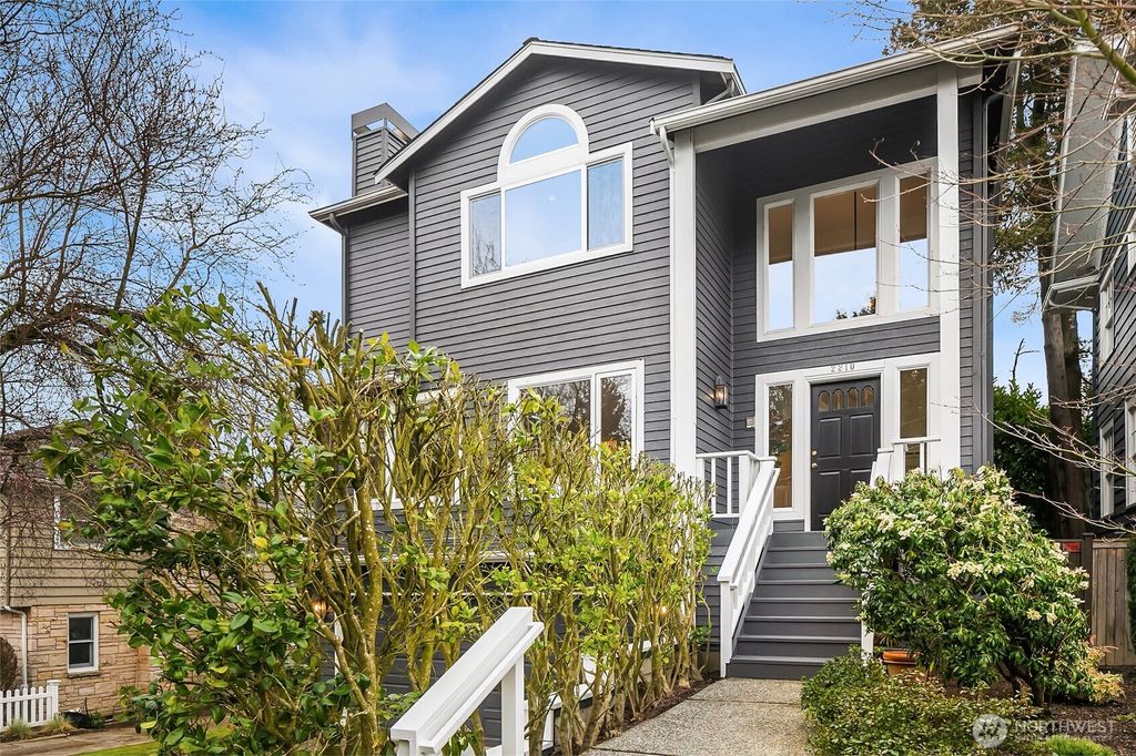 Photo of 2210 12th Avenue E, Seattle, WA 98102 (MLS # 2339127)