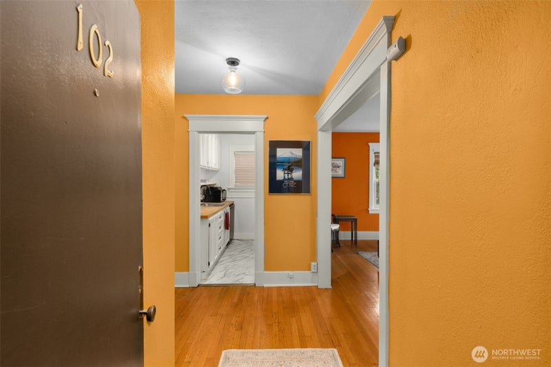 516 E Thomas Street 102