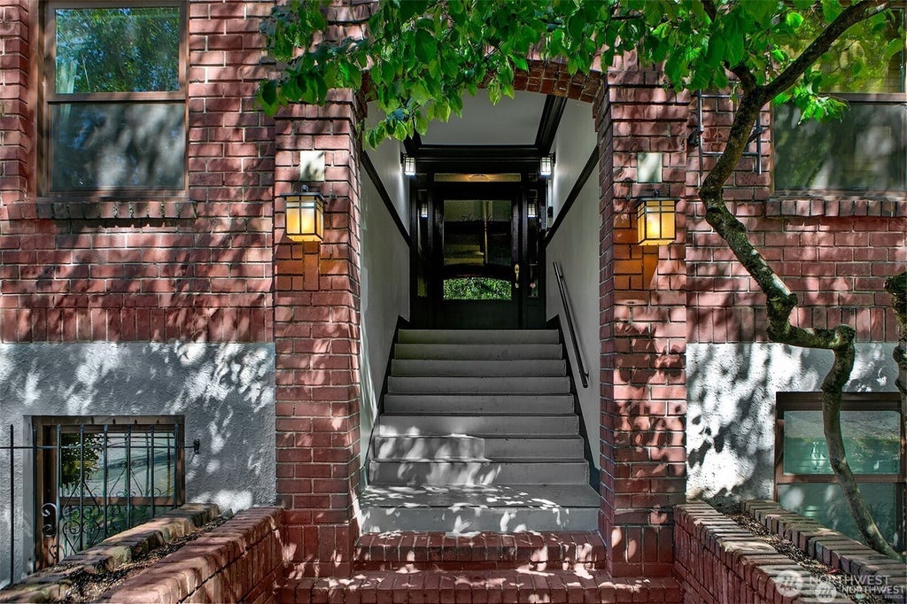Photo of 516 E Thomas Street #102, Seattle, WA 98102 (MLS # 2590372)