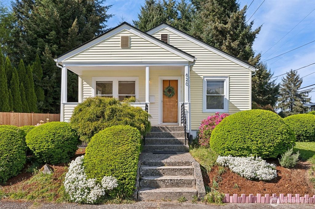 Photo of 620 13th Avenue SE, Olympia, WA 98501 (MLS # 2516977)