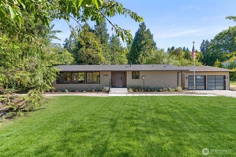 Photo of 8655 NE 170th Street, Kenmore, WA 98028 (MLS # 2556137)