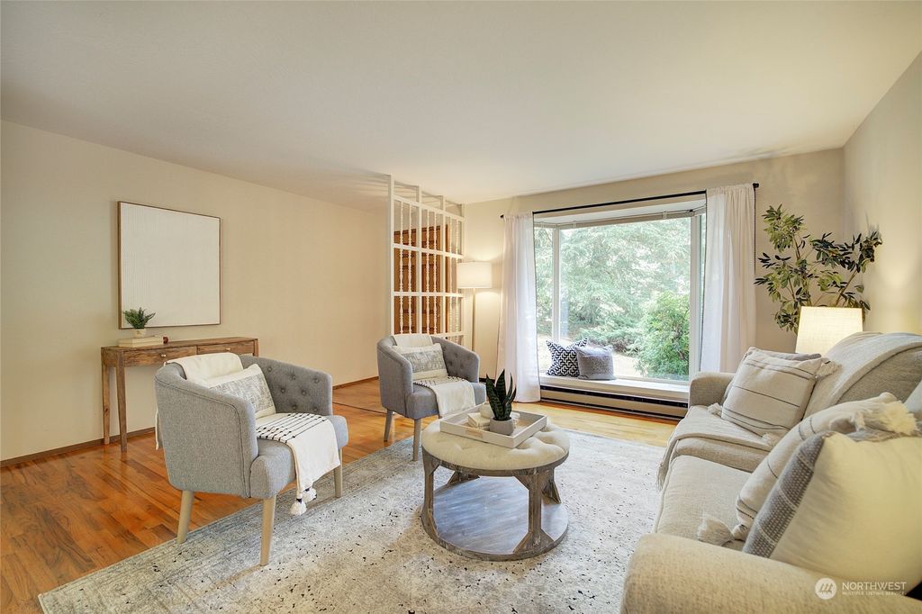 Photo of 11730 NE 142nd Street, Kirkland, WA 98034 (MLS # 2144478)