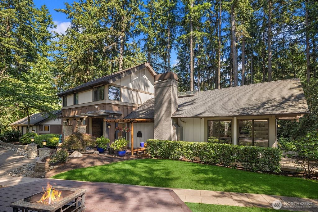 Photo of 3720 131st Avenue NE, Bellevue, WA 98005 (MLS # 2538393)