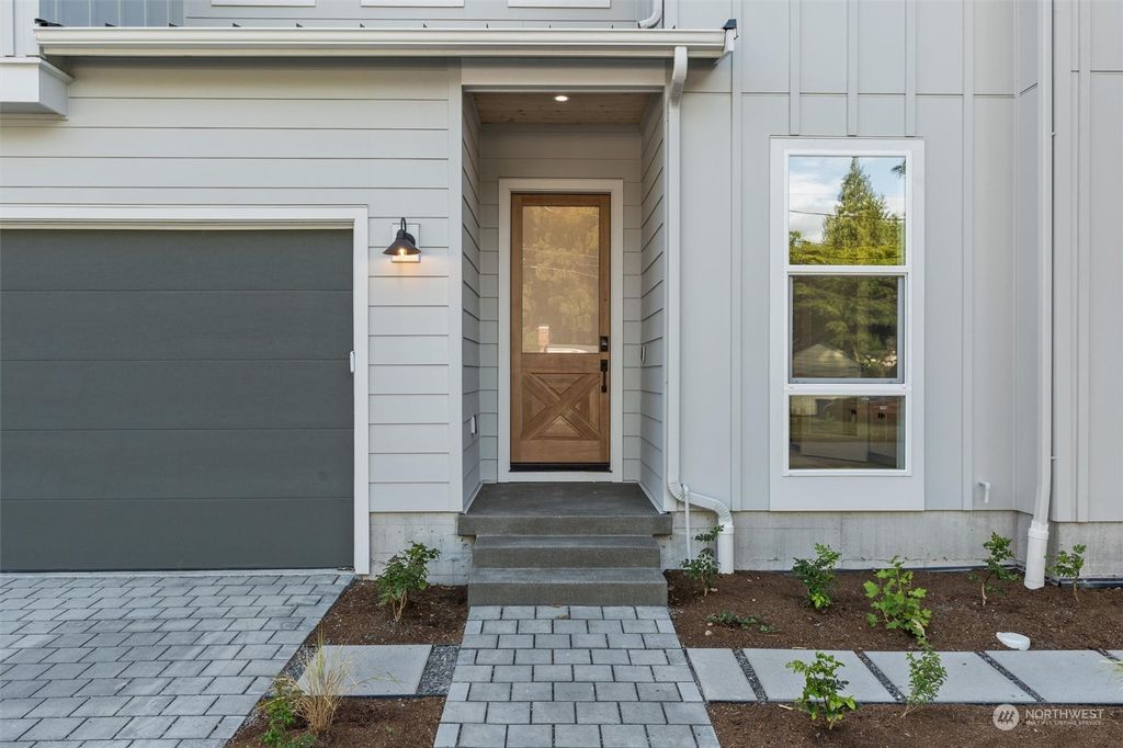 Photo of 7735 44th Avenue NE, Seattle, WA 98115 (MLS # 2144382)