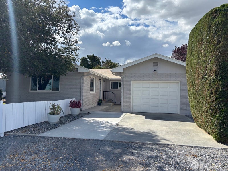 17165 Road 11 NW