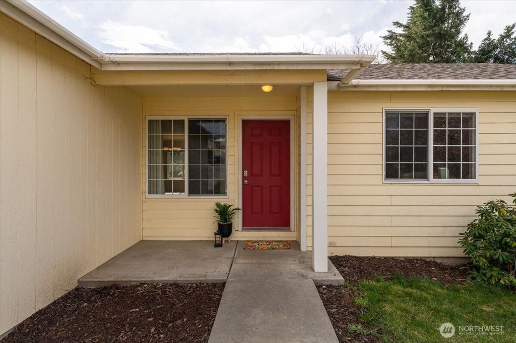 Photo of 772 Melbourne Court, East Wenatchee, WA 98802 (MLS # 2502052)