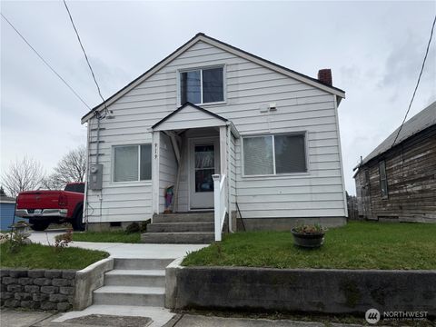 Photo of 919 Pacific Avenue, Bremerton, WA 98337 (MLS # 2491393)