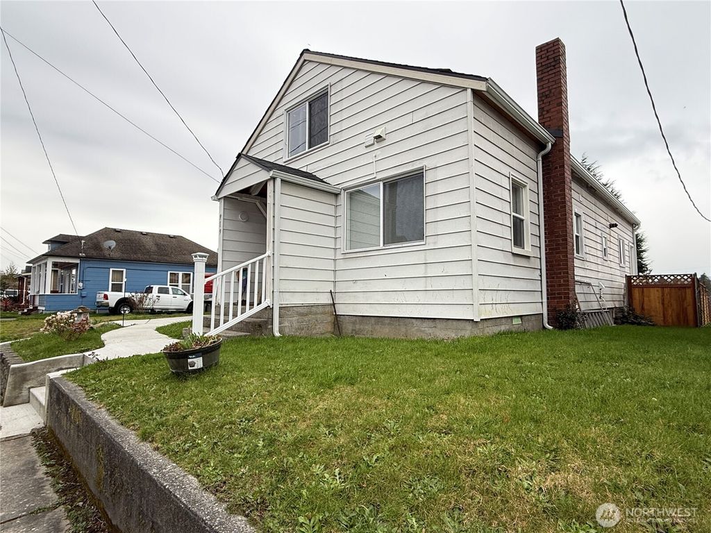 Photo of 919 Pacific Avenue, Bremerton, WA 98337 (MLS # 2491393)