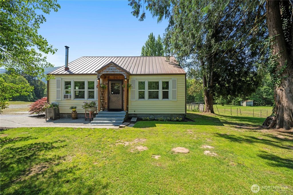 Photo of 21716 State Route 530 NE, Arlington, WA 98223 (MLS # 2551125)