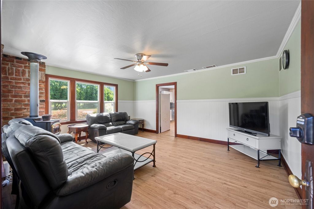 Photo of 21716 State Route 530 NE, Arlington, WA 98223 (MLS # 2551125)
