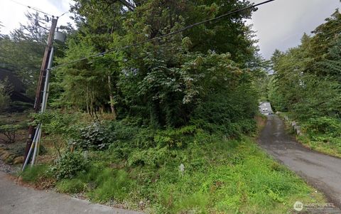 Photo of 435 SW Mount Baker Drive, Issaquah, WA 98027 (MLS # 2508629)
