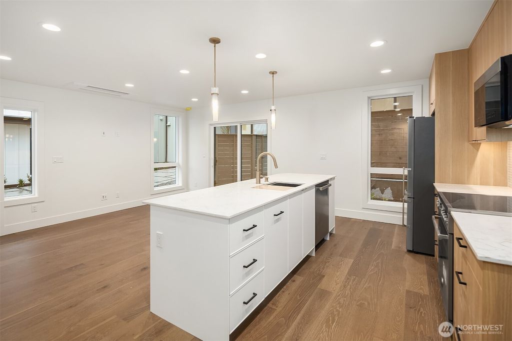 Photo of 4411 2nd Avenue NE, Seattle, WA 98105 (MLS # 2523646)